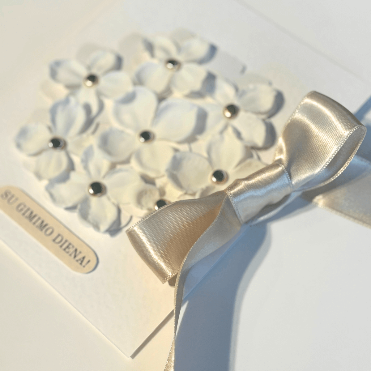 Atvirukas, su baltomis gėlėmis ir aukso sp. detalėmis, 2in1 - Image 3